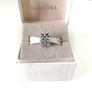 Pandora Gift Charm